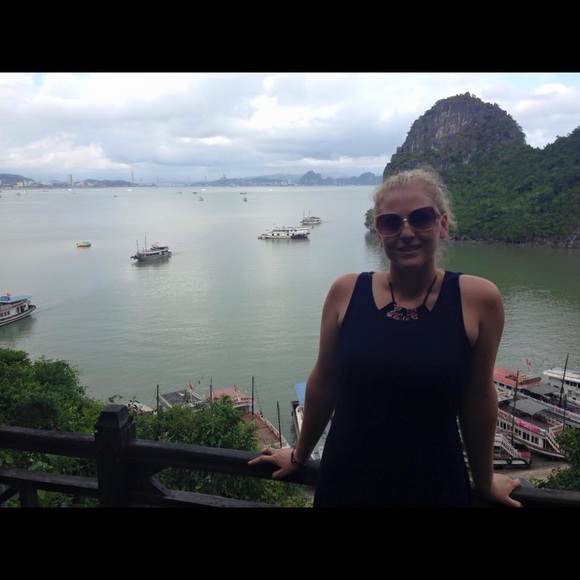 Meet your Posher, Sarah - Picture 3 of 4